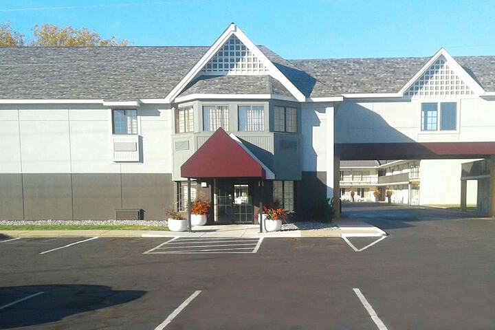 Magnuson Hotel Birch Run - thumb 5