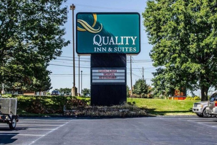 Quality Inn & Suites - thumb 1