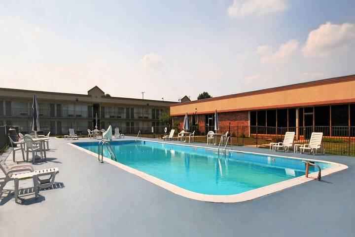 Quality Inn & Suites - thumb 7