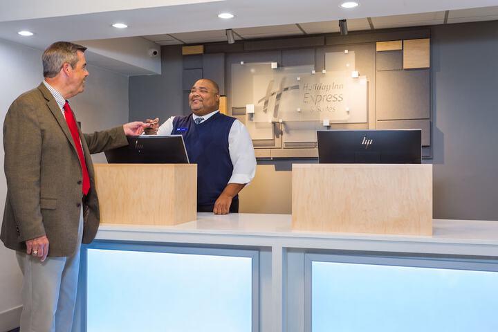 Holiday Inn Express Hotel & Suites Wilmington-University Ctr, An IHG Hotel - thumb 4