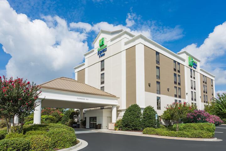 Holiday Inn Express Hotel & Suites Wilmington-University Ctr, An IHG Hotel - thumb 1
