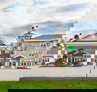 Holiday Inn Express Hotel  Suites Iron Mountain an IHG Hotel - Accommodation Los Angeles