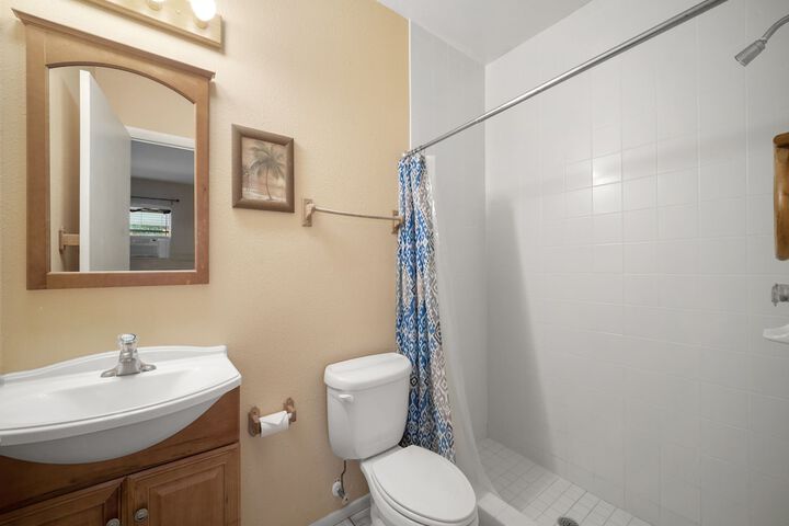 Harbor Paradise Home Four Bedroom Home - thumb 3