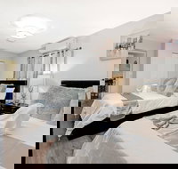 Comfortable Luxurious Home with Hot Tub Near the Beach - Accommodation Los Angeles