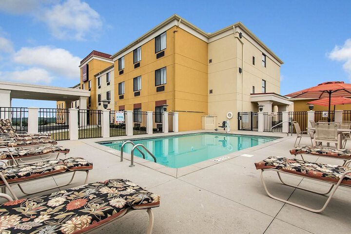 Comfort Suites Cullman I-65 Exit 310 - thumb 3