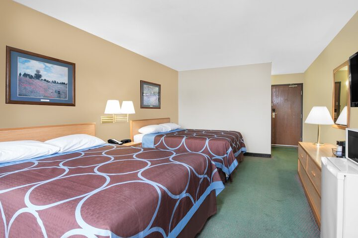 Northwoods Inn & Suites - thumb 4