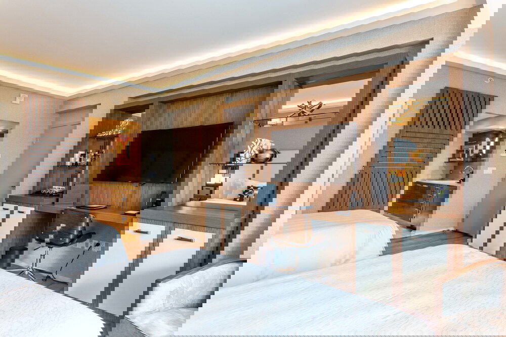 Beachfront Condo With Large Balcony - thumb 3