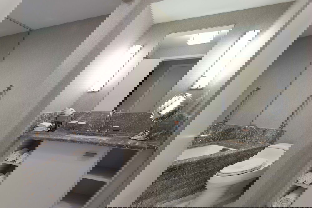 Beachfront Condo With Large Balcony - thumb 4