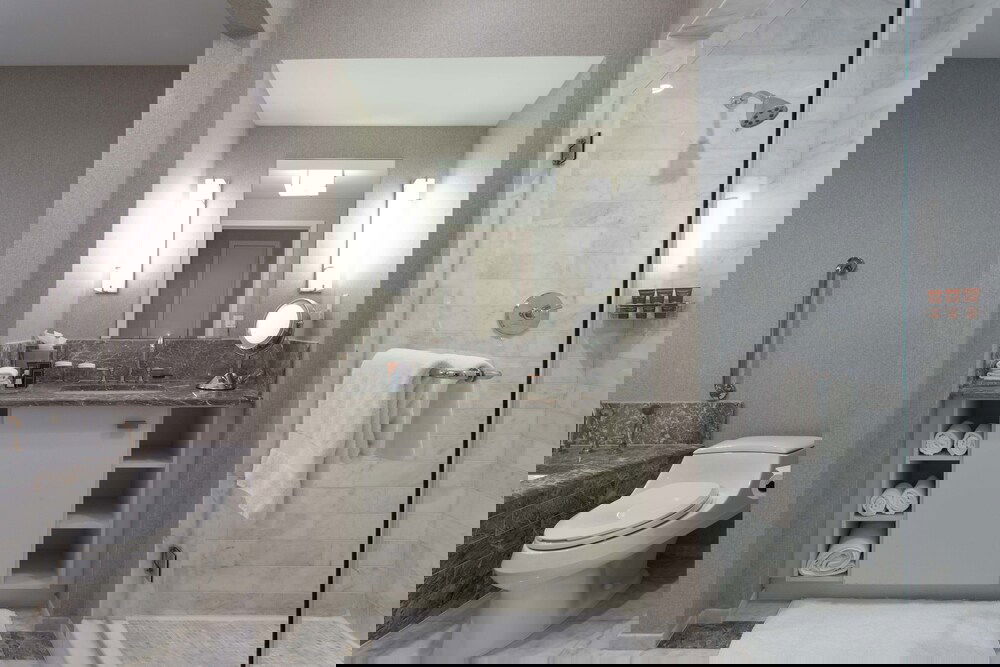 Beachfront Condo With Large Balcony - thumb 5