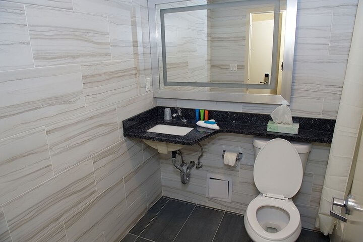 7 Days Hotel Bronx - thumb 7