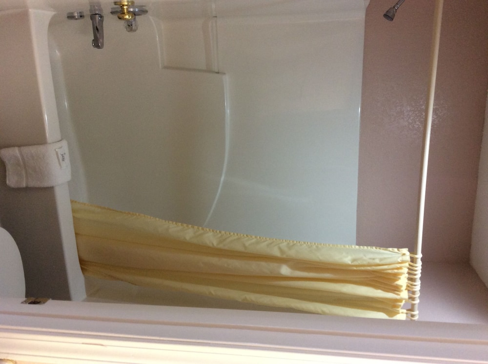 Budget Inn - thumb 6