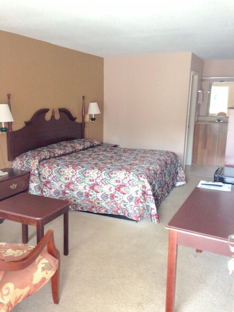 Budget Inn - thumb 3