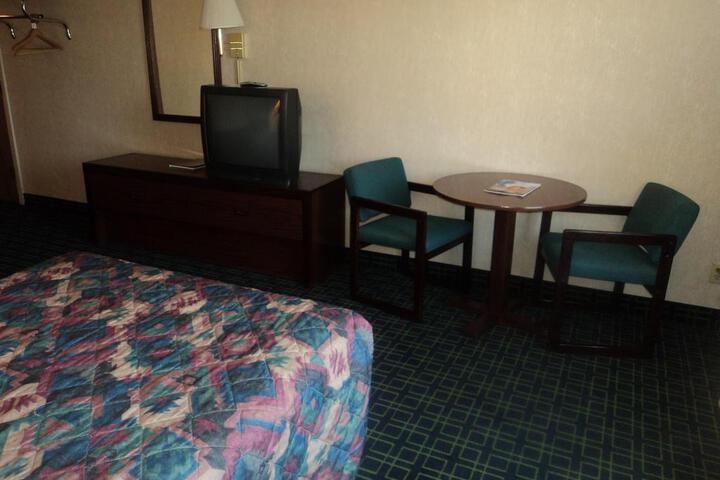 Econo Lodge - thumb 3