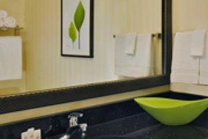 Comfort Inn & Suites - thumb 7