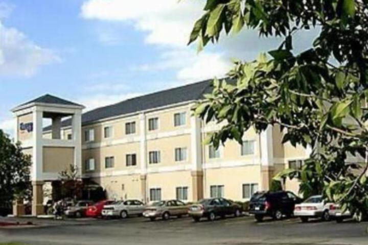 Comfort Inn & Suites - thumb 5