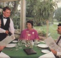 Colonial House Inn  Restaurant - Accommodation Los Angeles