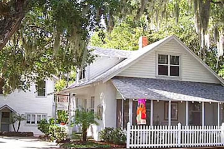 Mount Dora Cottages - thumb 0