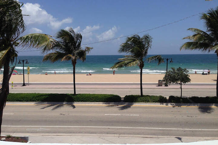 Beach Plaza Hotel 3 Palms - thumb 2