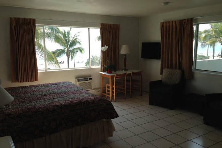 Beach Plaza Hotel 3 Palms - thumb 3