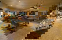 Retreat at Summerwood 5 Bedroom Apartment by Key to the Rockies