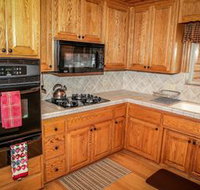 Edgehill Escape 3 Br home by RedAwning - Accommodation Los Angeles