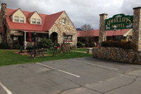Phillips Historic Motel  Cottages