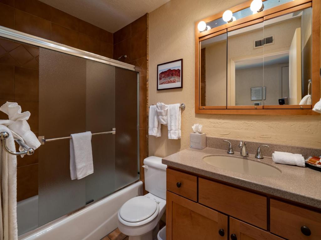 Artist Road #31 2 Bedrooms Wood Fireplace Wifi Pool Access Sleeps 4 - thumb 6