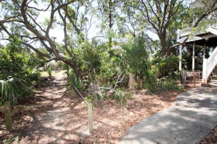 628 Sea Horse Annex Three Bedroom House - thumb 3