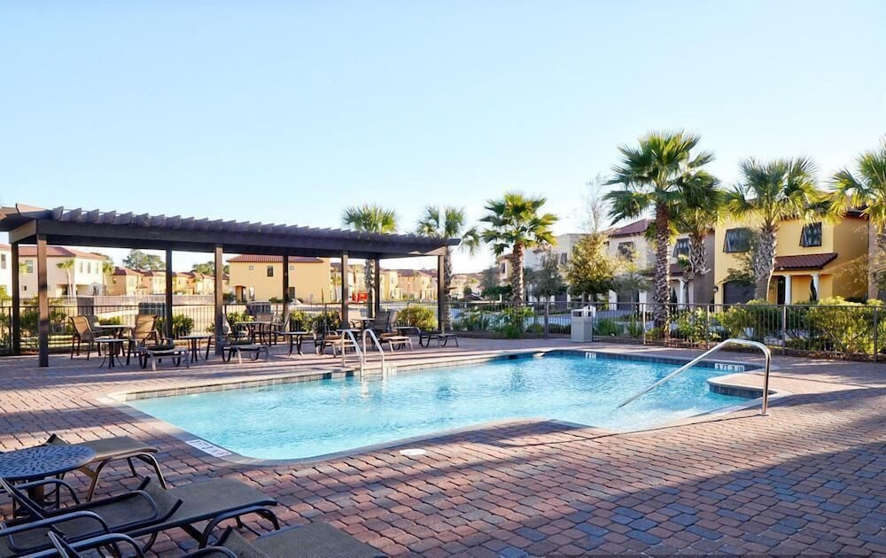 Villa Lago 1864-4br 4ba- - thumb 1