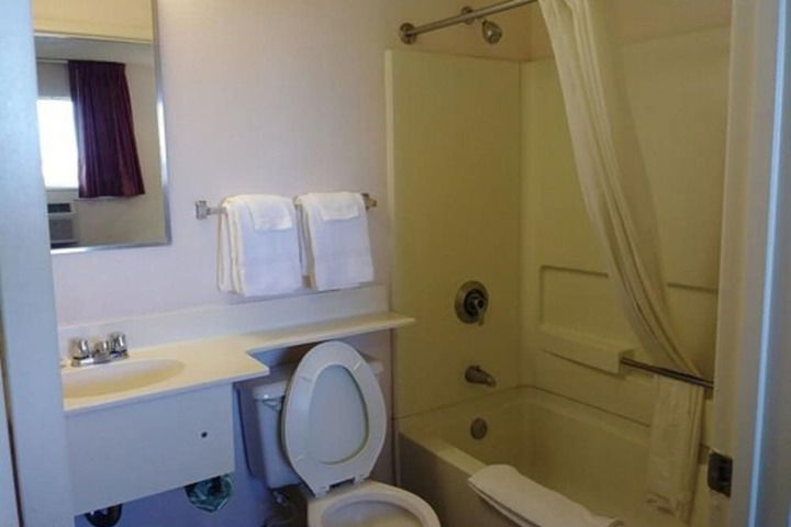 InTown Suites Extended Stay Jacksonville FL - Beach Blvd - thumb 3