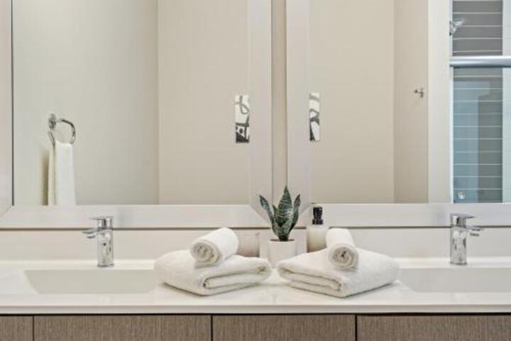 Thanksgiving Savings! Modern Condo At Lakeside! OAK18 - thumb 0