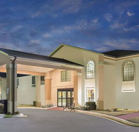 Super 8 by Wyndham Dawsonville - Accommodation Los Angeles