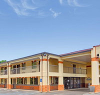 Days Inn by Wyndham Acworth - Accommodation Los Angeles