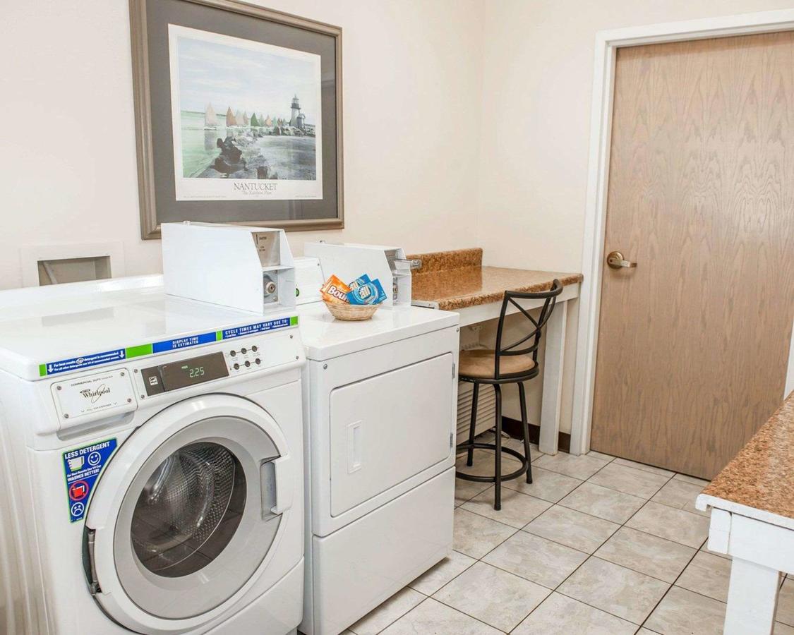 Comfort Suites South - thumb 16