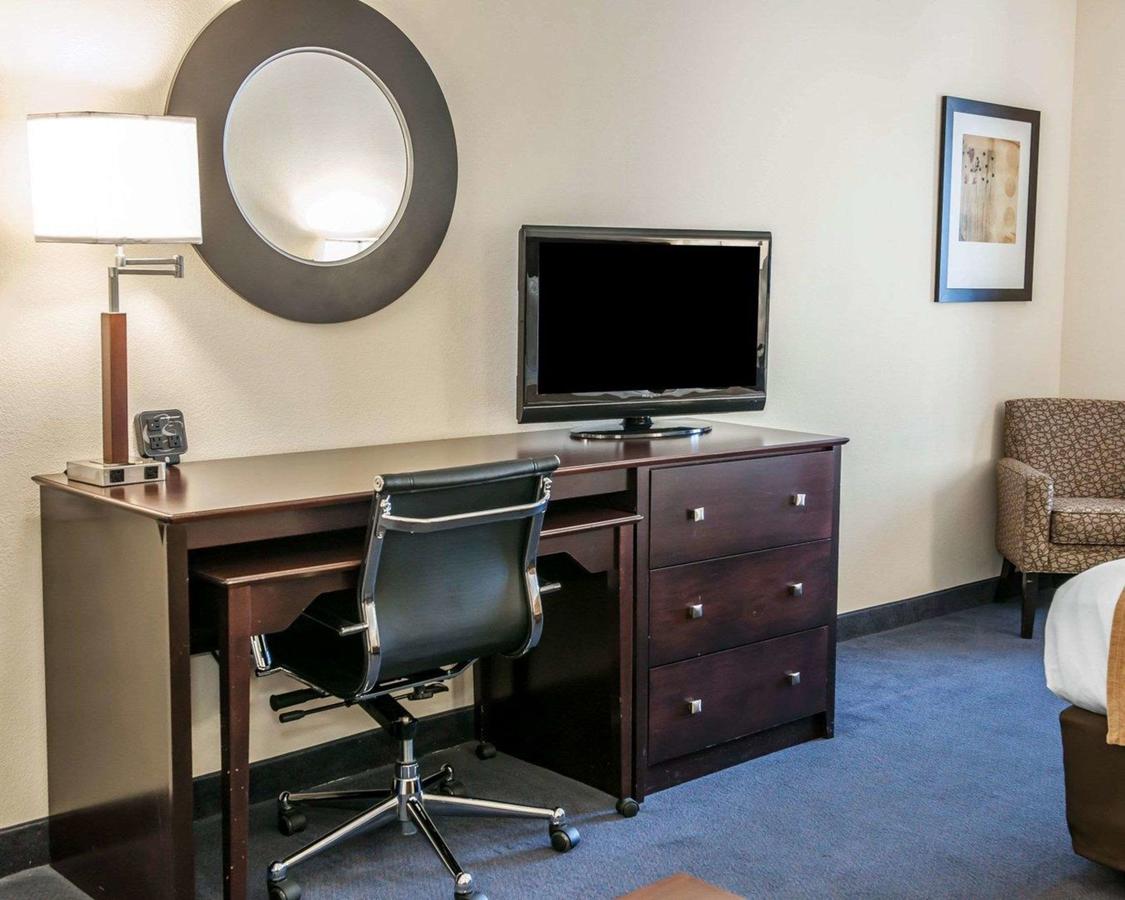 Comfort Suites South - thumb 7