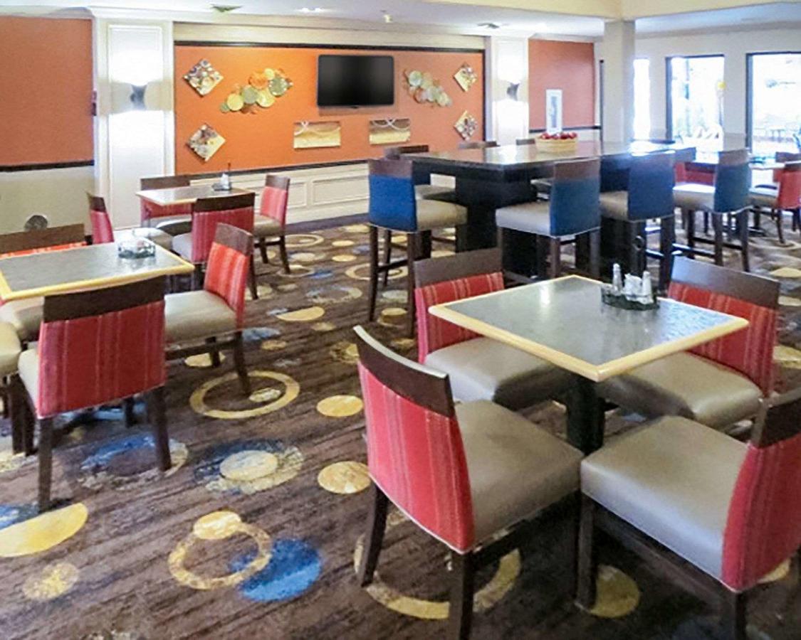 Comfort Suites South - thumb 18