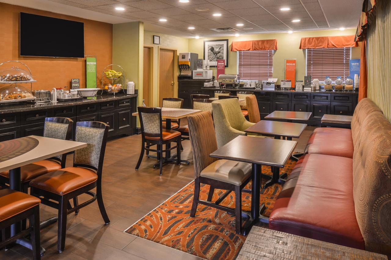 Hampton Inn Elkhart - thumb 11