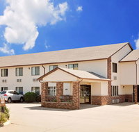 Super 8 by Wyndham Dyersville - Accommodation Los Angeles