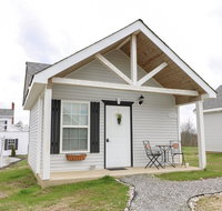 Yard Geese- Galloping Goose Cottages - Accommodation Los Angeles