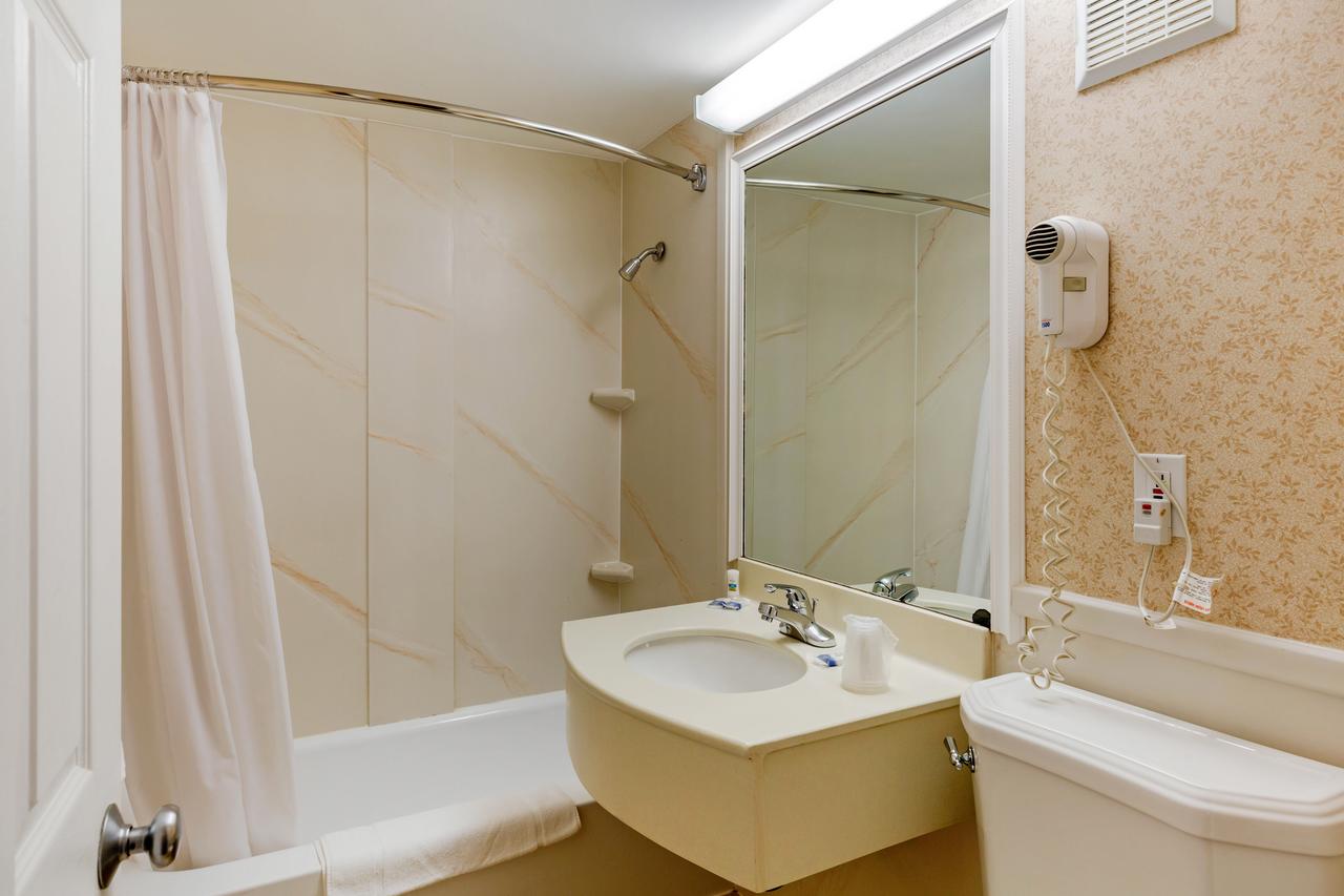 Ogunquit Hotel And Suites - thumb 4