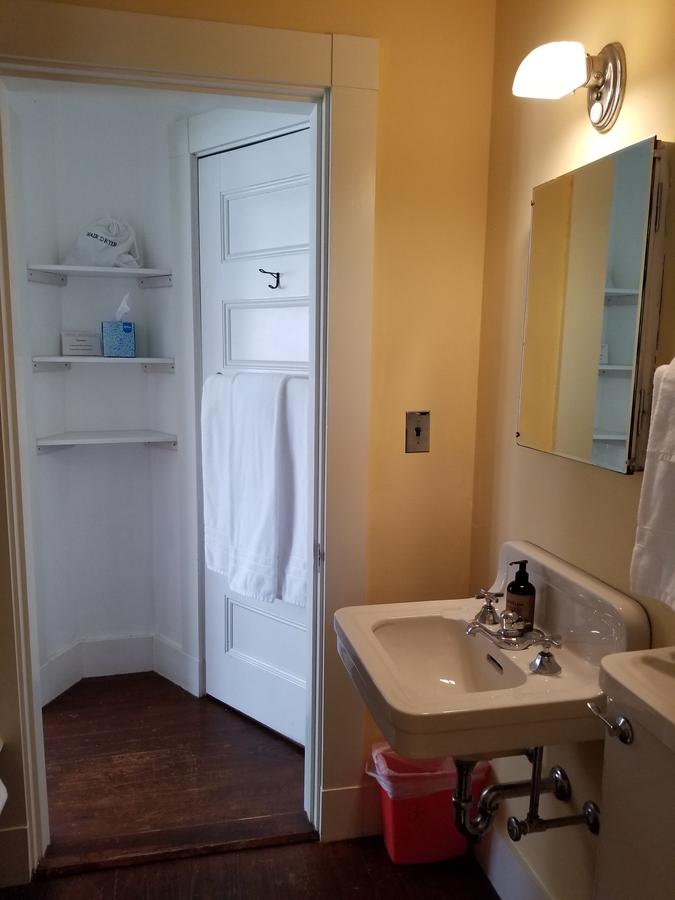 Harbourside Inn - thumb 1