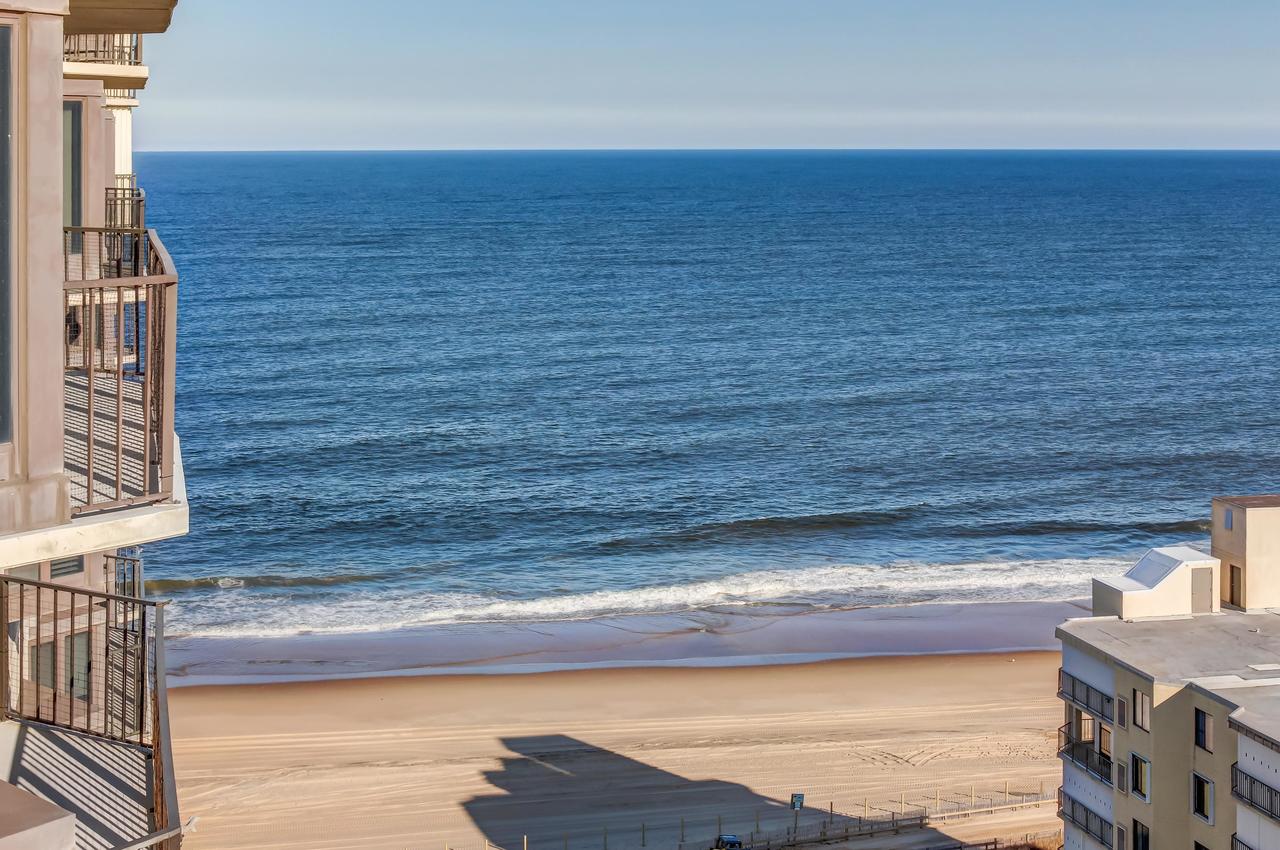 9400 Condos - thumb 1