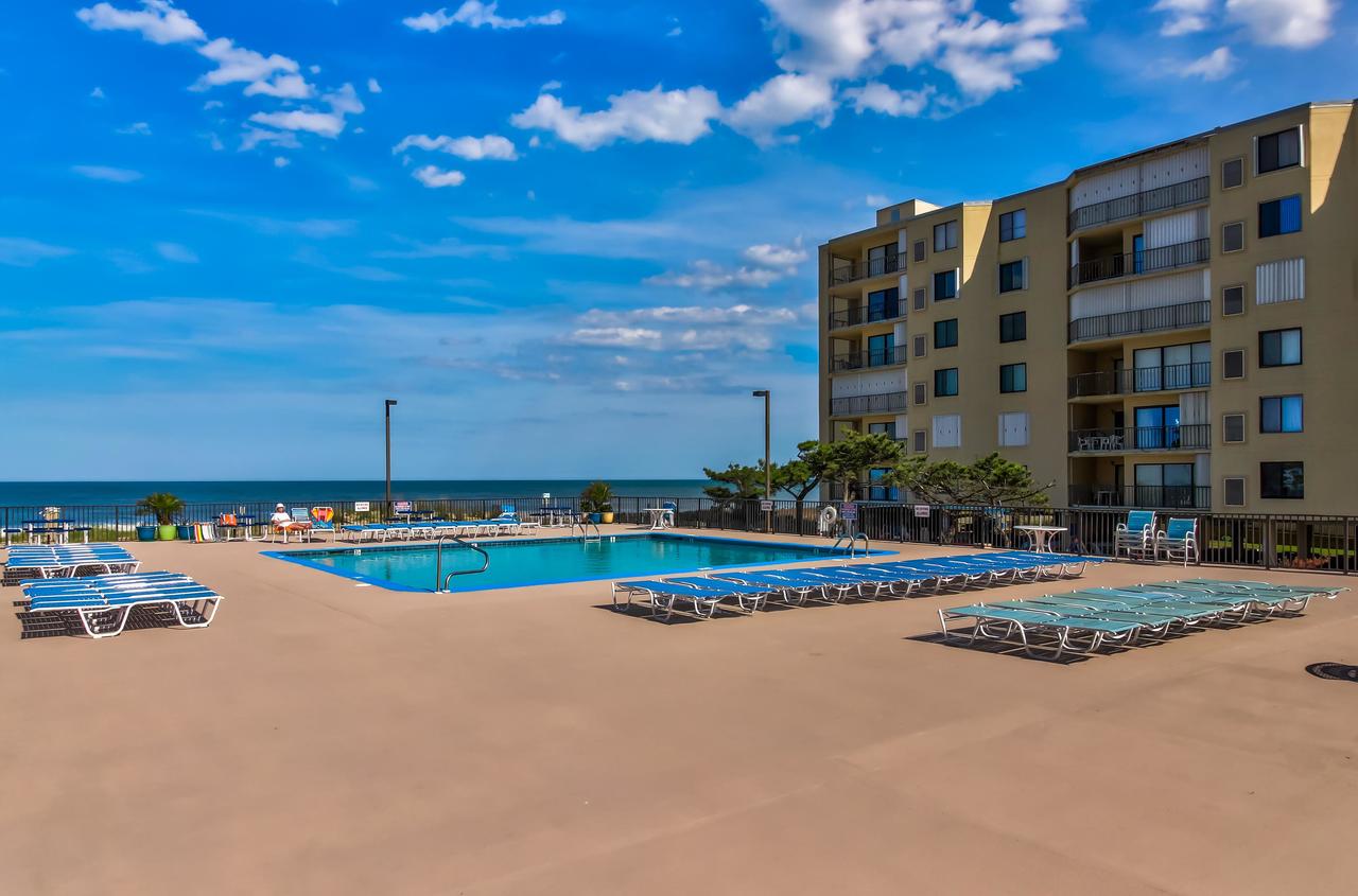 9400 Condos - thumb 14