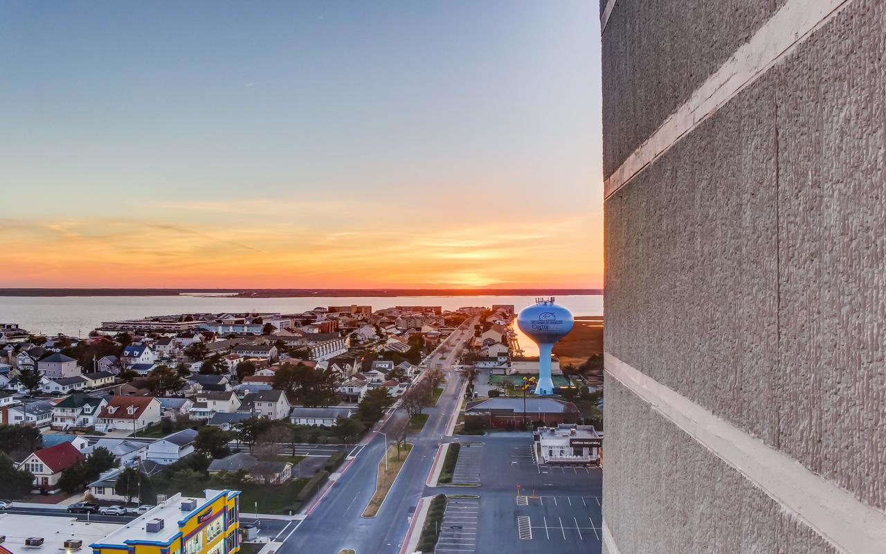 9400 Condos - thumb 6