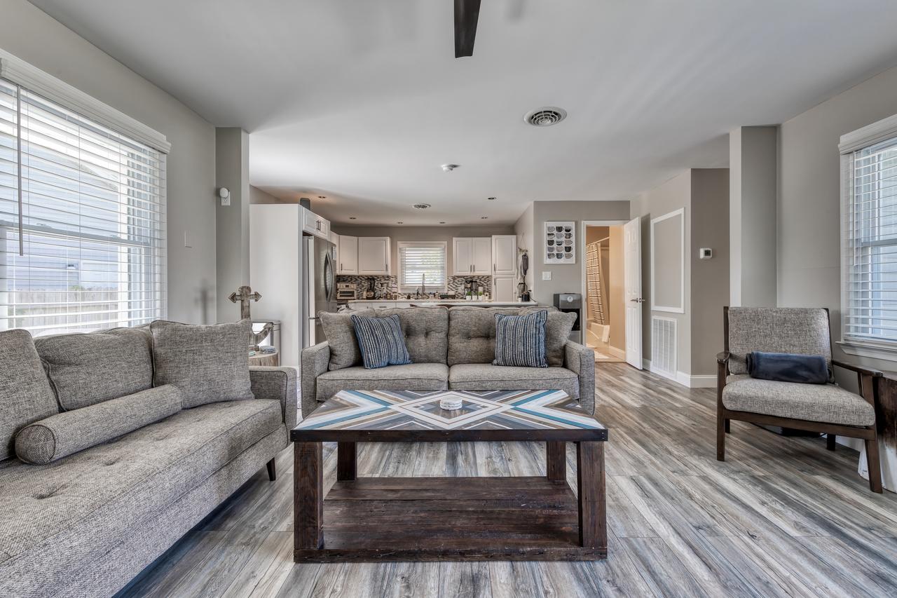 All Decked Out - thumb 2