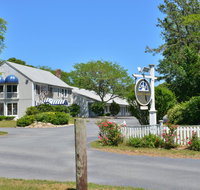 Captains Quarters Motel & Conference Center - Accommodation Los Angeles