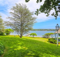 Lily Hill - Accommodation Los Angeles