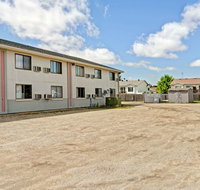 Super 8 by Wyndham Moorhead - Accommodation Los Angeles