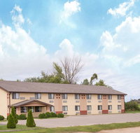 Super 8 by Wyndham Austin MN - Accommodation Los Angeles