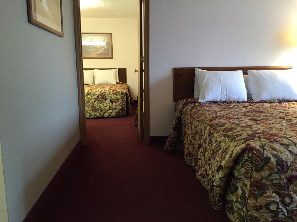 Twelve Oaks Inn - thumb 28